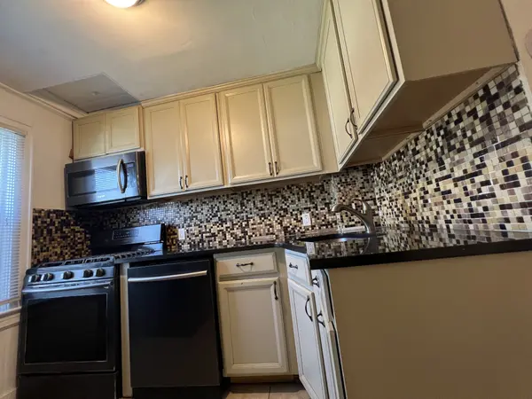 361 Sheridan St, Westbury, NY 11590-3641