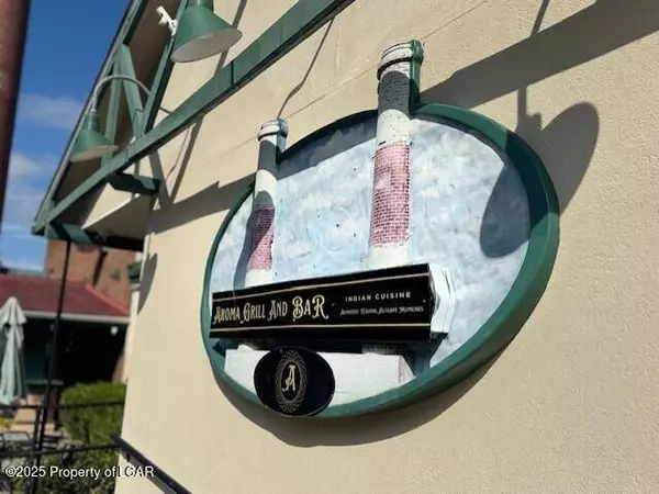 1100 Twin Stacks Drive, Dallas, PA 18612