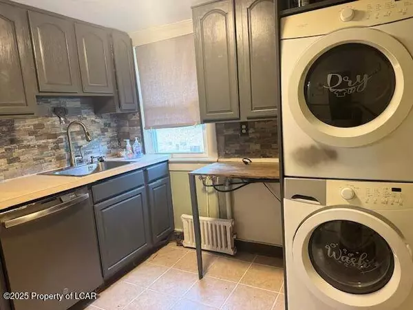 55 Welsh Street, Jenkins Township, PA 18640