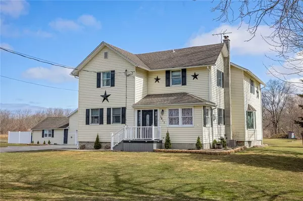 1911 Phillips RD, Burt, NY 14028