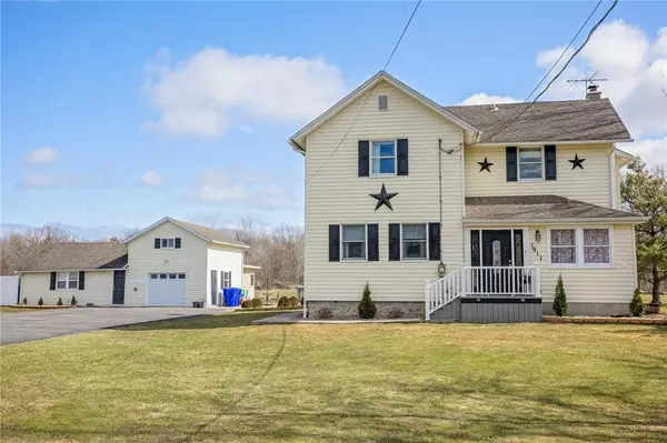 1911 Phillips RD, Burt, NY 14028