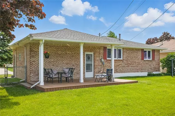 23 Armond LN, Depew, NY 14043