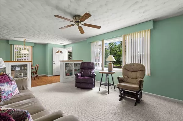 23 Armond LN, Depew, NY 14043