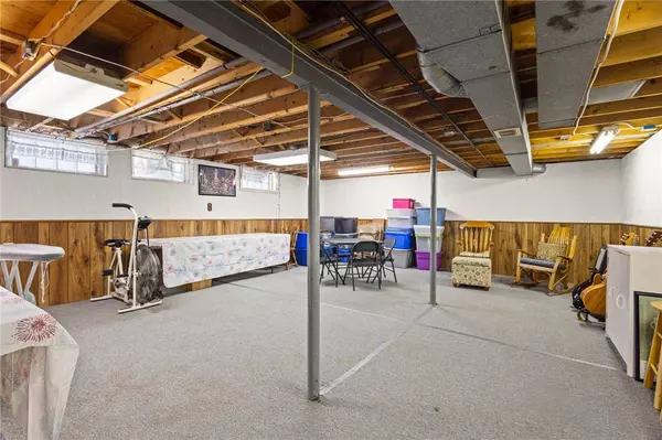 23 Armond LN, Depew, NY 14043