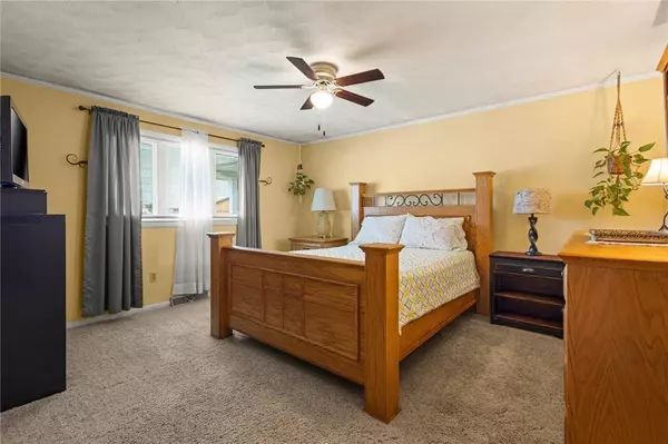 23 Armond LN, Depew, NY 14043