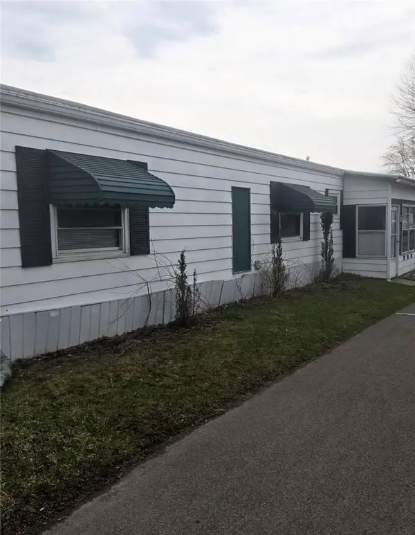 66 Jenny LN, Cheektowaga, NY 14225