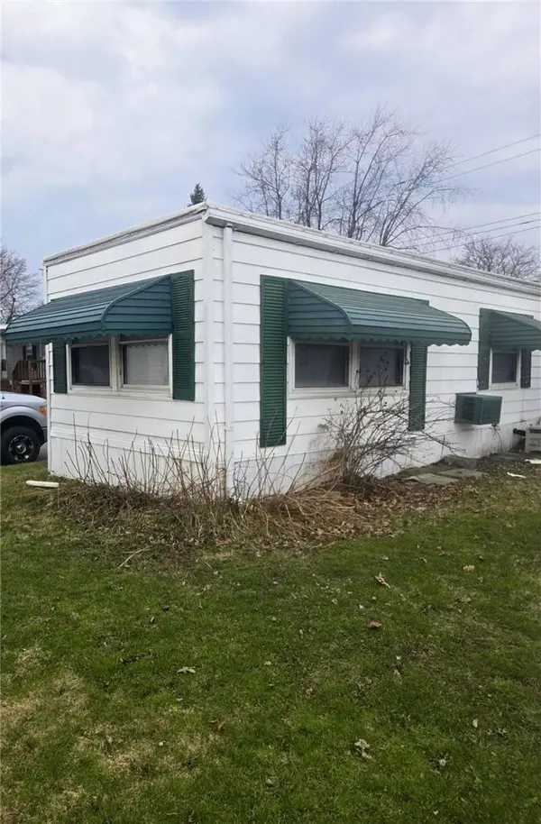 66 Jenny LN, Cheektowaga, NY 14225