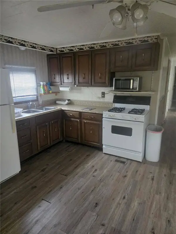 66 Jenny LN, Cheektowaga, NY 14225