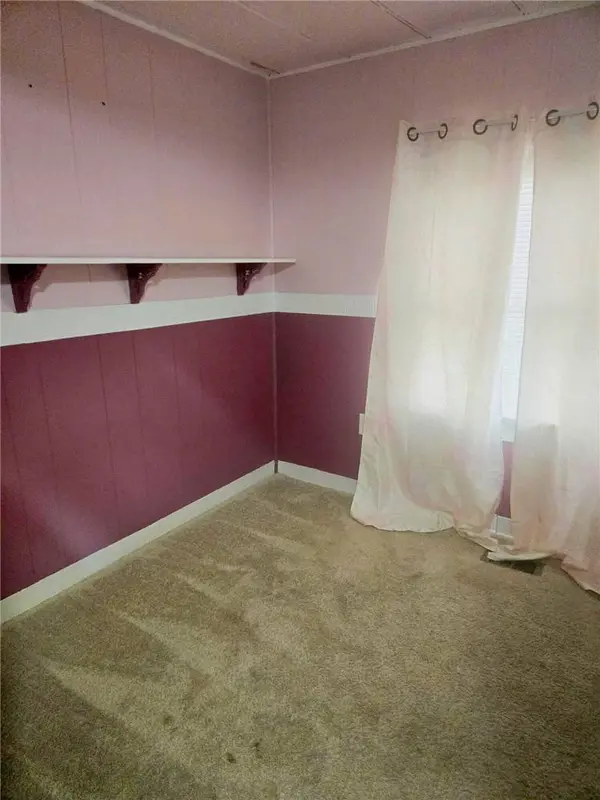 66 Jenny LN, Cheektowaga, NY 14225