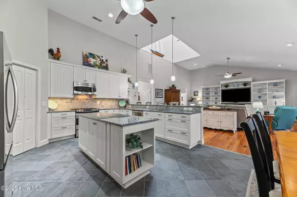 222 Brite LN, Oriental, NC 28571