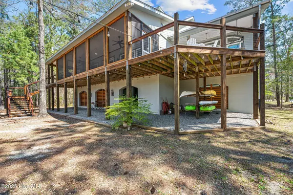 222 Brite LN, Oriental, NC 28571