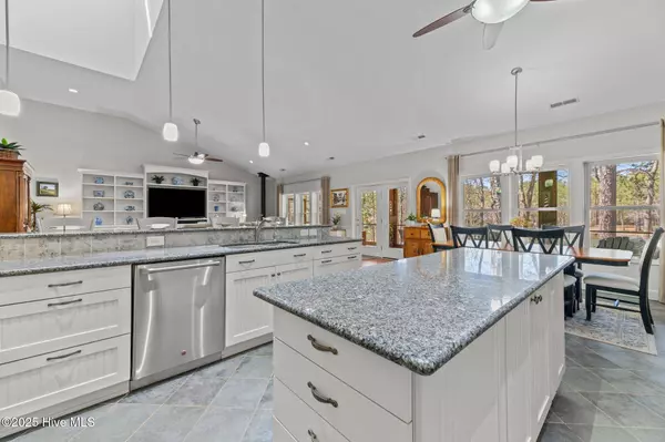 222 Brite LN, Oriental, NC 28571