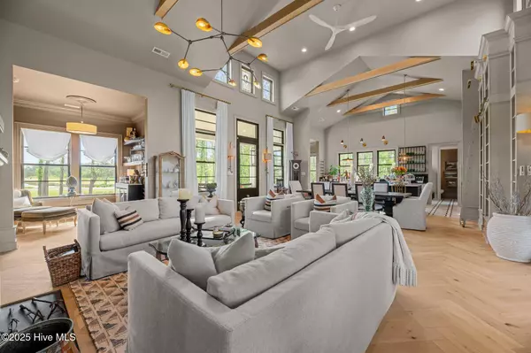 628 E Harborside RD, Oriental, NC 28571