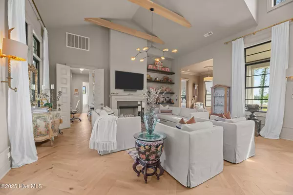 628 E Harborside RD, Oriental, NC 28571