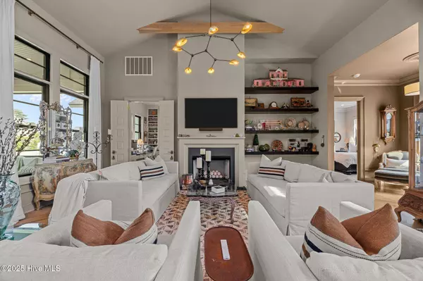 628 E Harborside RD, Oriental, NC 28571