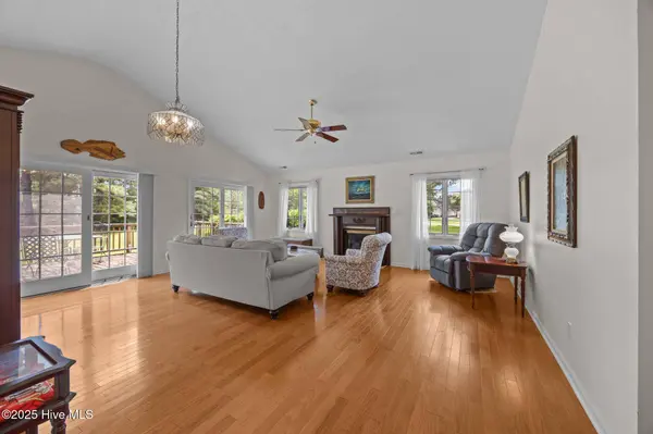 9333 Doris DR, Oriental, NC 28571