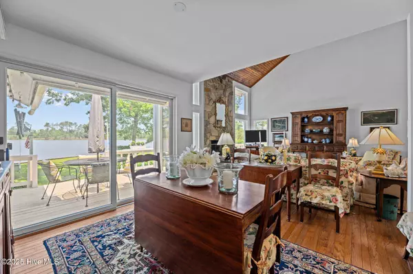 4105 Schooner CIR, Oriental, NC 28571