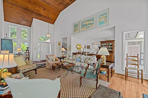 4105 Schooner CIR, Oriental, NC 28571