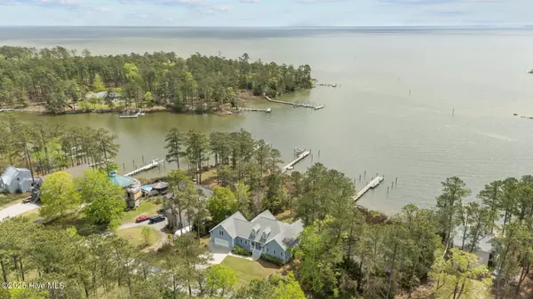 385 Peninsula DR, Oriental, NC 28571