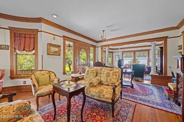 502 South AVE, Oriental, NC 28571