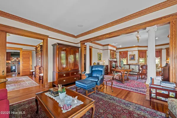 502 South AVE, Oriental, NC 28571