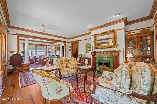 502 South AVE, Oriental, NC 28571