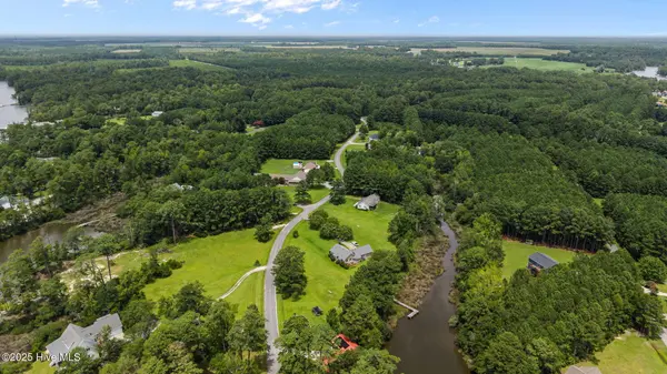 9335 Doris DR, Oriental, NC 28571