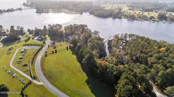 572 Dawson Creek BLVD, Oriental, NC 28571