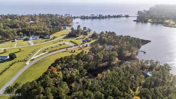 572 Dawson Creek BLVD, Oriental, NC 28571