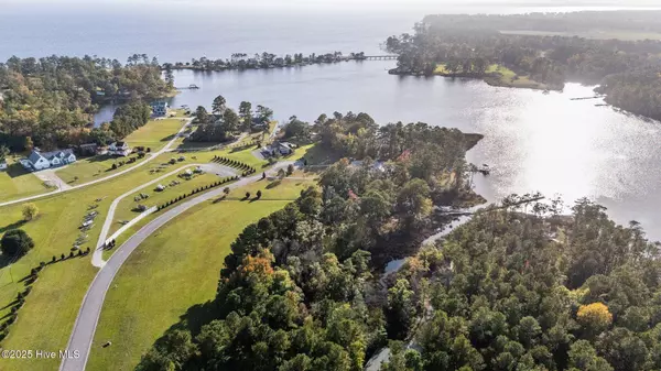 572 Dawson Creek BLVD, Oriental, NC 28571