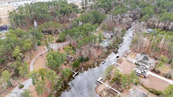 7013 Fairwinds DR, Oriental, NC 28571