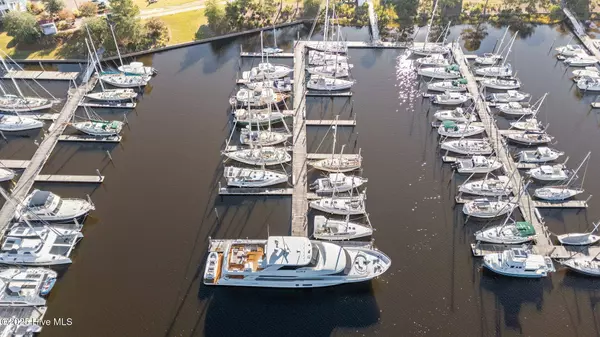 451 E Harborside RD #A35, Oriental, NC 28571