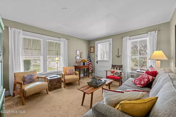 506 Broad ST, Oriental, NC 28571