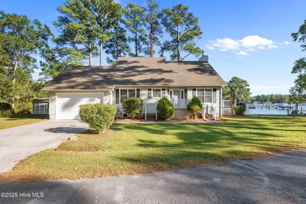 9339 Doris DR, Oriental, NC 28571