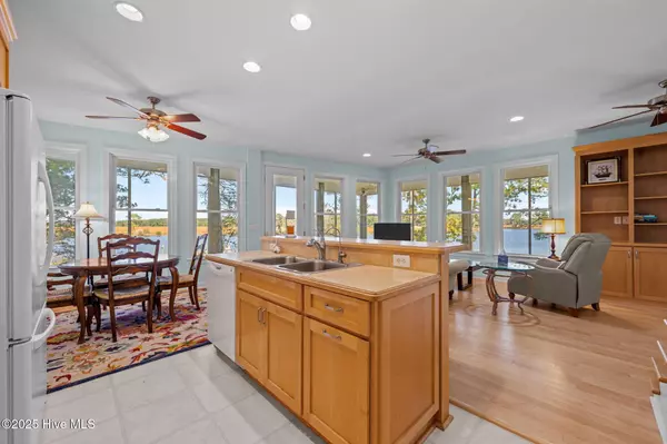 42 Lori LN, Oriental, NC 28571