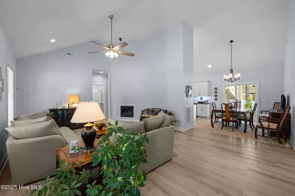 1403 Seafarer DR, Oriental, NC 28571