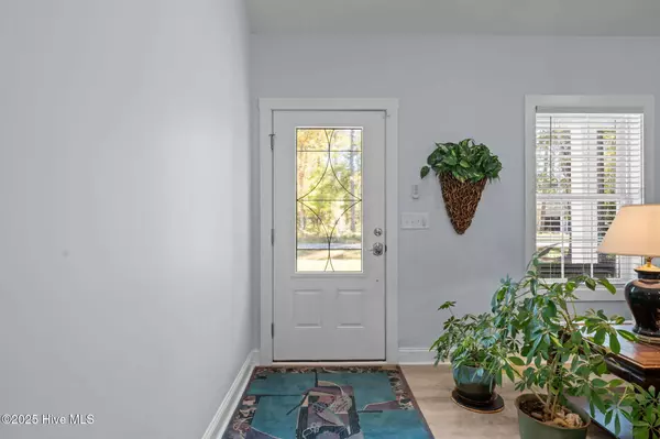 1403 Seafarer DR, Oriental, NC 28571