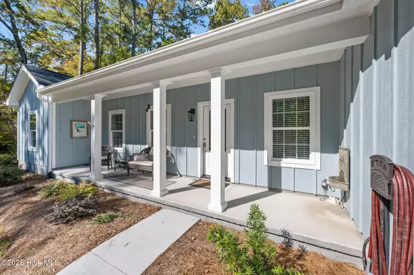 1403 Seafarer DR, Oriental, NC 28571