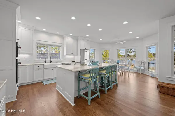 1202 Neuse DR, Oriental, NC 28571