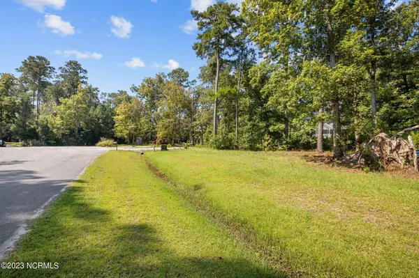 130 Queen Annes CT, Oriental, NC 28571