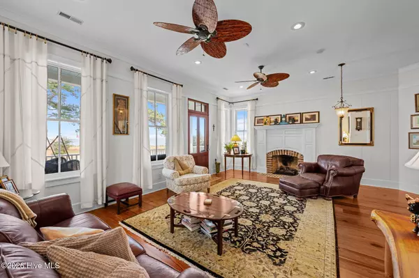 203 Vandemere ST, Oriental, NC 28571