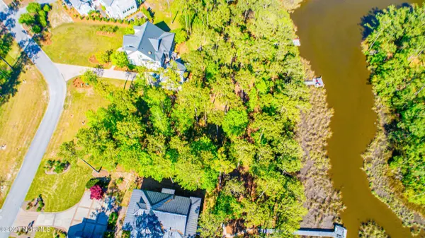 126 Oyster Point RD, Oriental, NC 28571