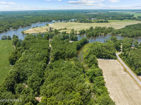 806 Sailhaven DR, Oriental, NC 28571