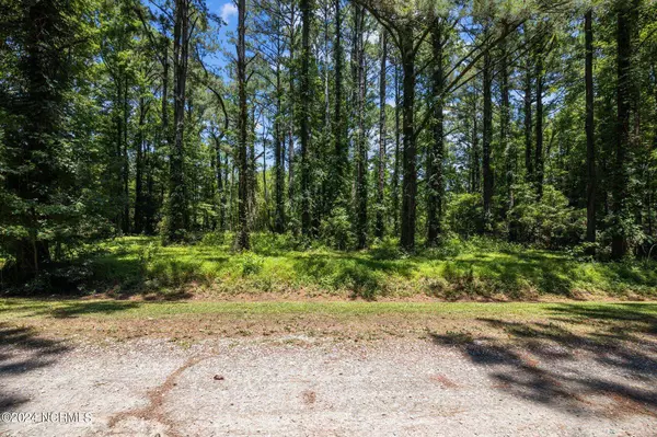 806 Sailhaven DR, Oriental, NC 28571