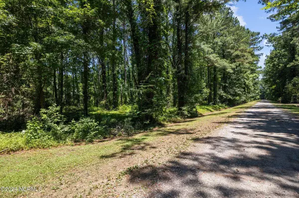 806 Sailhaven DR, Oriental, NC 28571