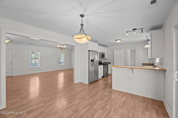 9329 Doris DR, Oriental, NC 28571