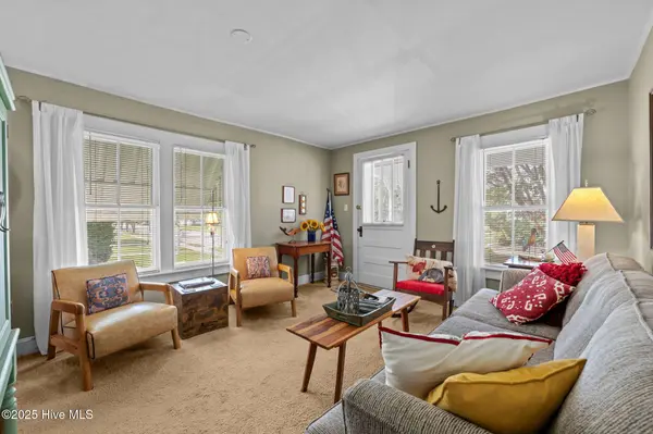 506 Broad ST, Oriental, NC 28571