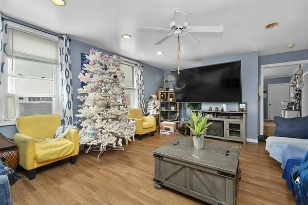 27 Greeley ST, Providence, RI 02904