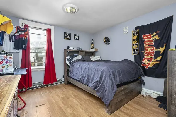 27 Greeley ST, Providence, RI 02904