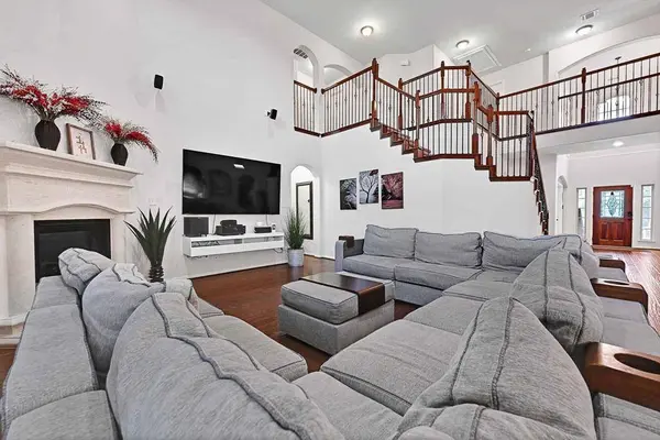 13817 N Lake Branch LN, Houston, TX 77044